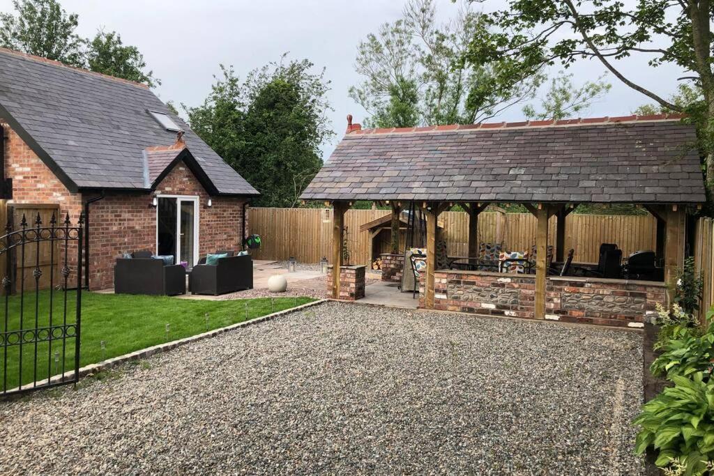 Dove Nest Cottage Blackpool ลิธึม เซนต์ แอนน์ส ภายนอก รูปภาพ