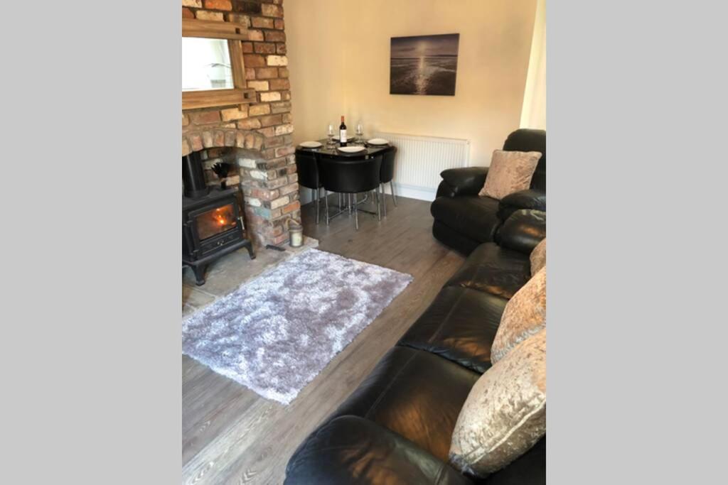 Dove Nest Cottage Blackpool ลิธึม เซนต์ แอนน์ส ภายนอก รูปภาพ